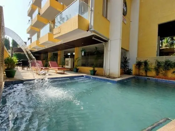 Zip by Spree Hotels Hyde - Havuz