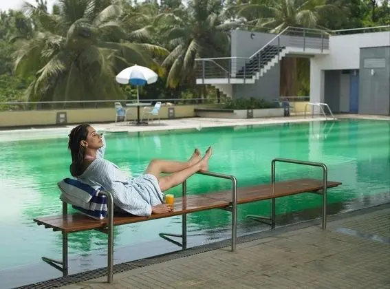 Zip by Spree Hotels at the Woodrose - Havuz