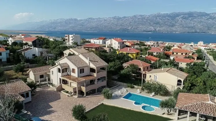 Zlatni Dvori