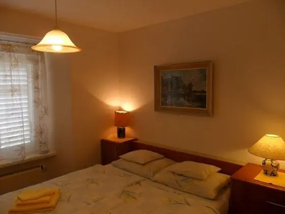 Zlato - With Pool - A3 Lovor