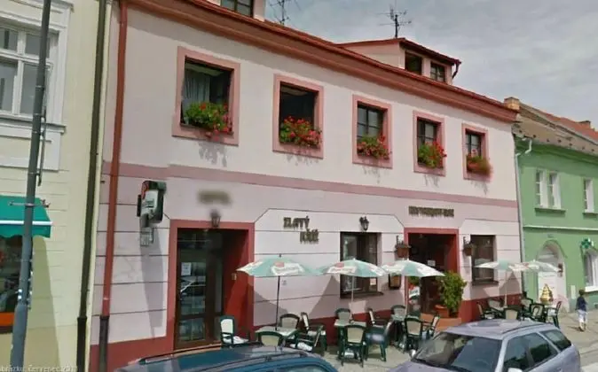 Hotel Zlatý Kříž - 1