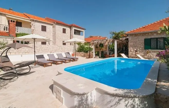 Zoki - Pool House - H - Havuz