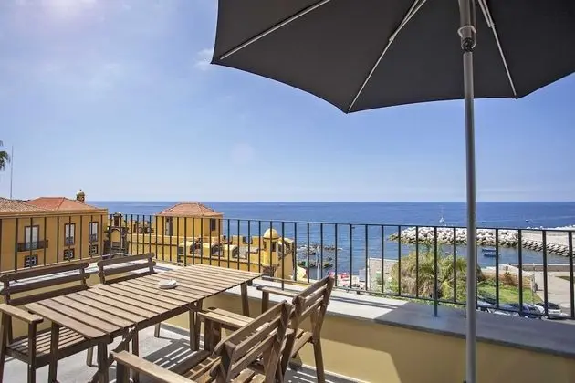 Zona Velha III by An Island Apart