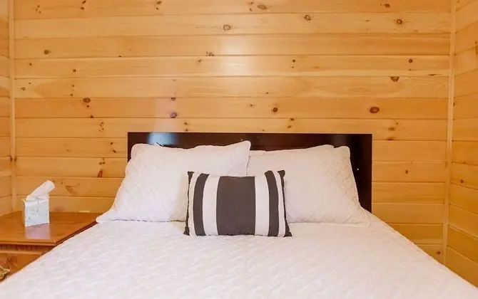 Zook Cabin See 4 States From THE Deck A+views