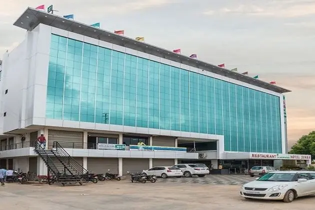 Hotel Zorba, Deesa