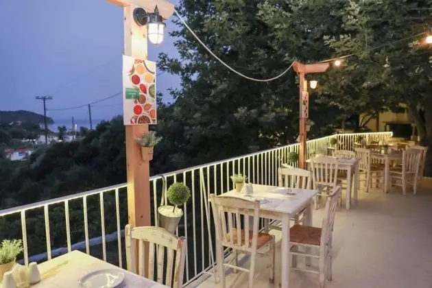 Zorbas Family House - Yerinde Yemek