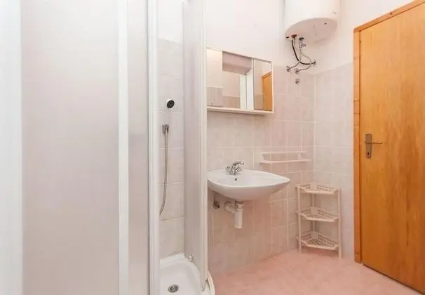 Zri - Low-cost and Spacious - A1 - Banyo Tipleri