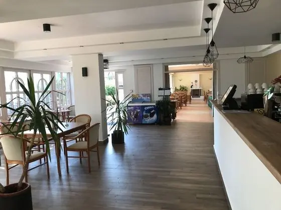 Zsanett Hotel - Lobi