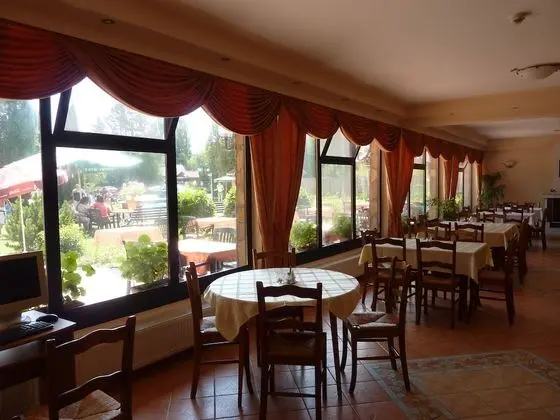 Zsanett Hotel - Yerinde Yemek