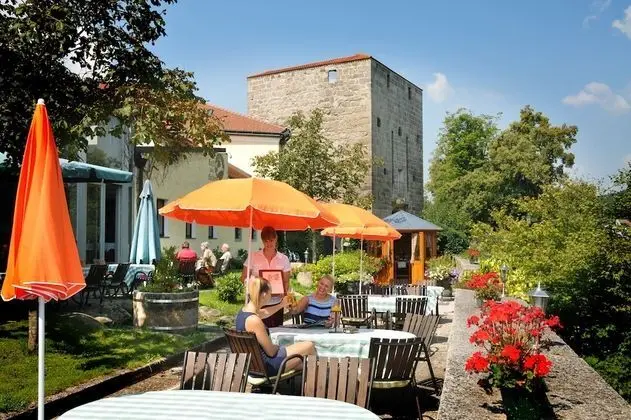 Hotel Zum goldenen Hirschen - 1