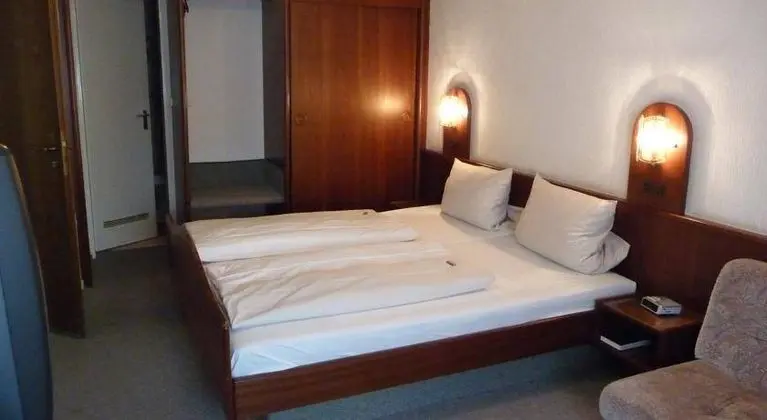 Hotel zum Schiff - Genel