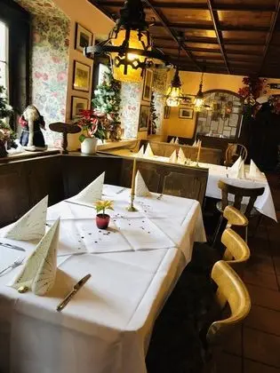 Zum Schwarzen Roß Landgasthof - Yerinde Yemek