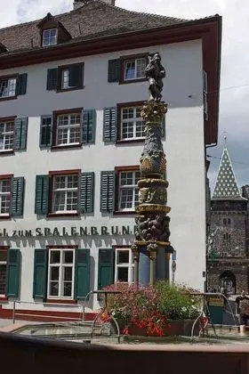 Zum Spalenbrunnen - Dış Mekan