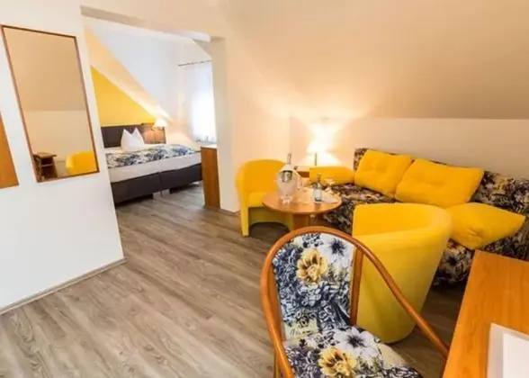 Hotel Zum Starenkasten GmbH - 1