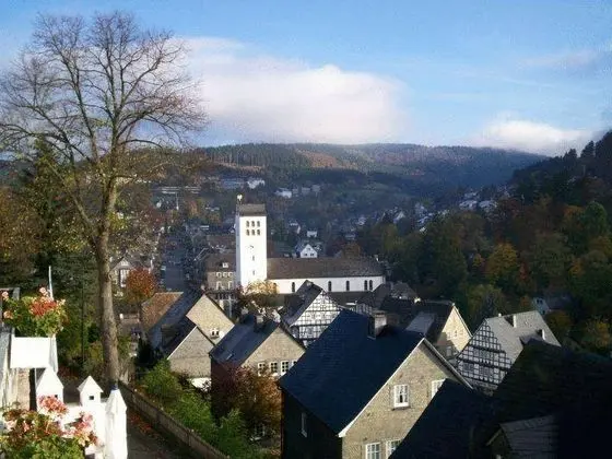 Zur Fredeburg