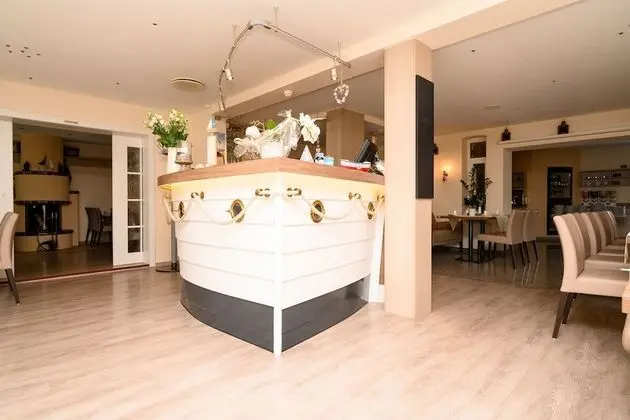 Hotel zur Seemoewe - Yerinde Yemek