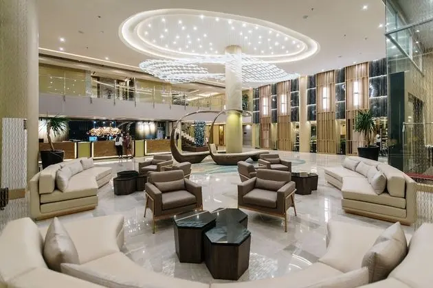 Zuri Hotel