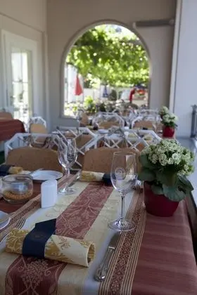 Hotel Zwei Mohren - Yerinde Yemek