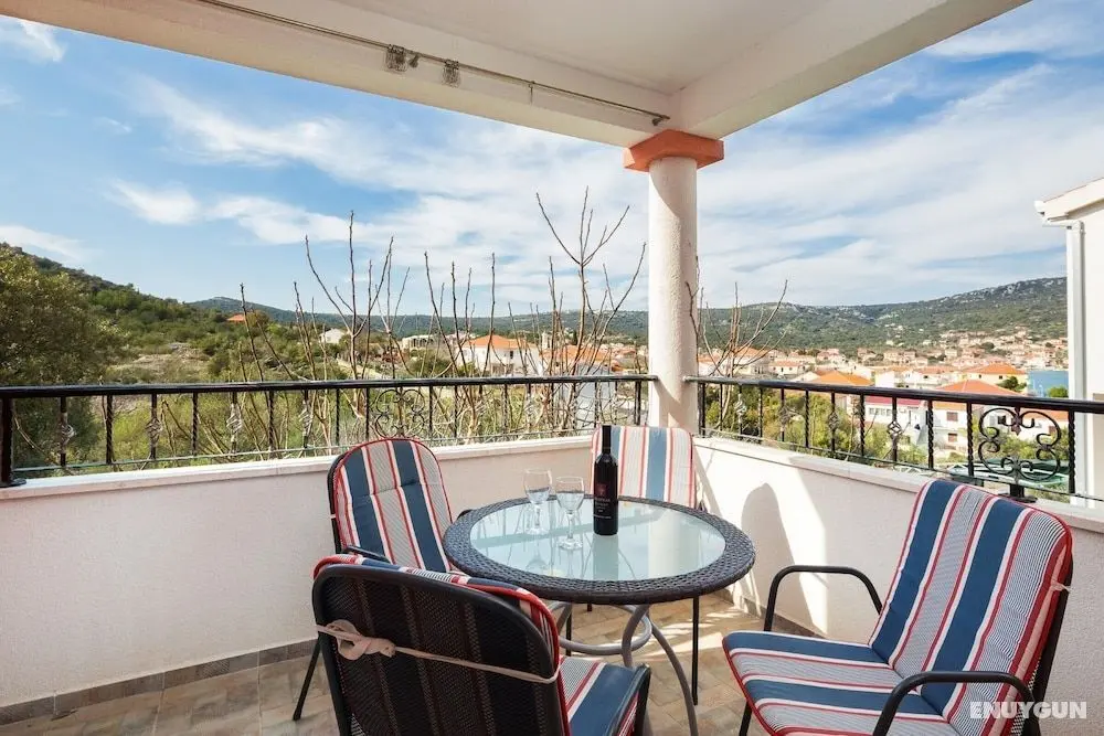 1 - Modern apt w big Garden & Terrace w. sea View - Öne Çıkan Resim
