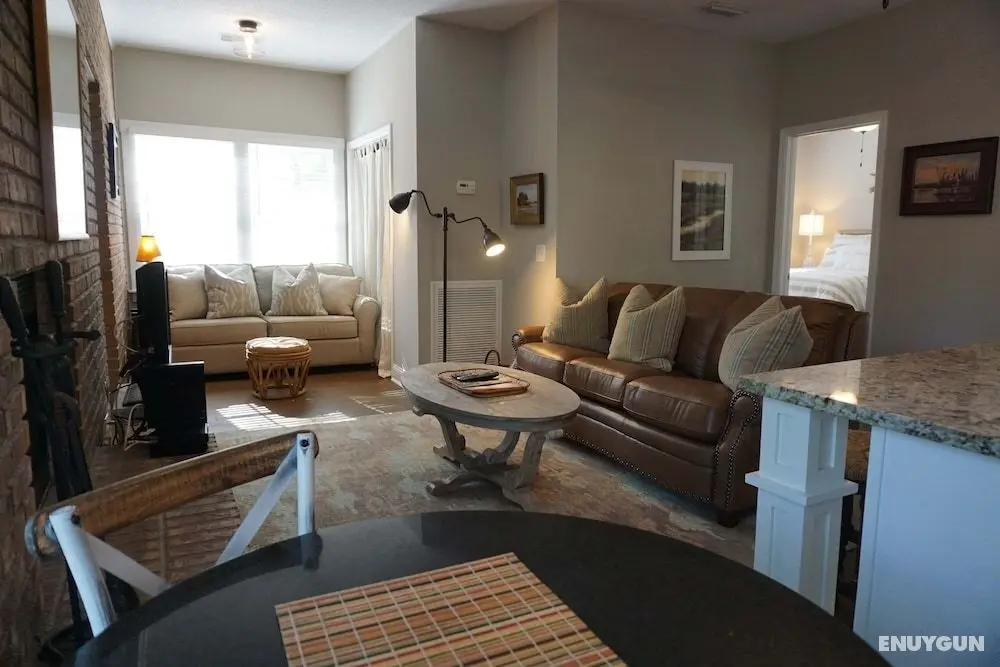 1112 Ocean Boulevard by Hodnett Cooper - Öne Çıkan Resim