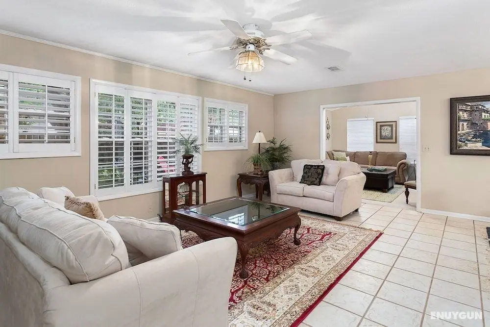 11908 Old Demere Rd by Hodnett Cooper - Öne Çıkan Resim