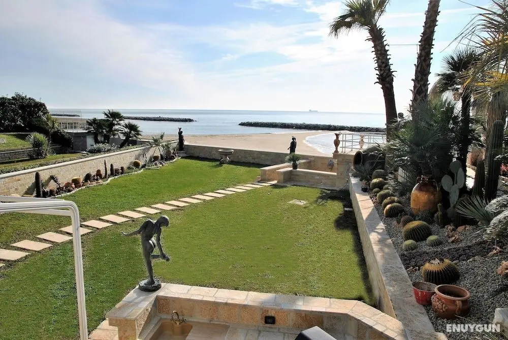 Villa for 12 Persons Near the Beach - Öne Çıkan Resim