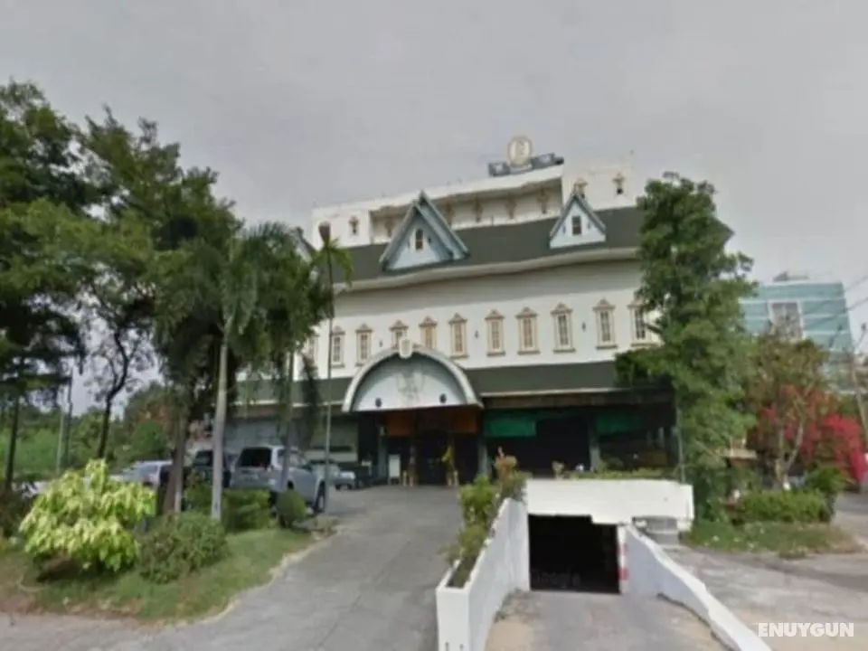 13 Coins Ngamwongwan Hotel - Öne Çıkan Resim