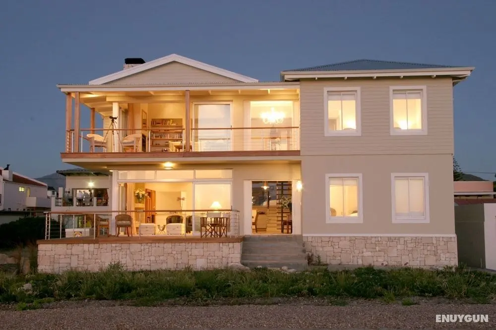 138 Marine Beachfront Guesthouse - Öne Çıkan Resim