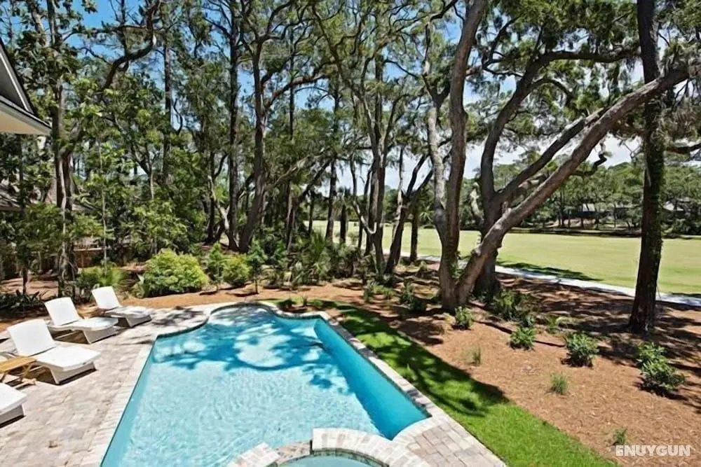 147 N. Sea Pines Dr. at The Sea Pines Resort - Öne Çıkan Resim