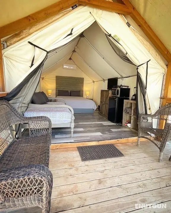 15 Blue River Camp - Glamping Cabin - Oda