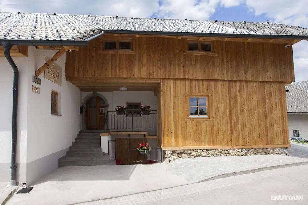 1861 Blejka apartments - Öne Çıkan Resim