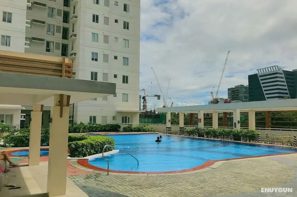 1BR Condominium at Avida Towers Cebu IT Park - Havuz