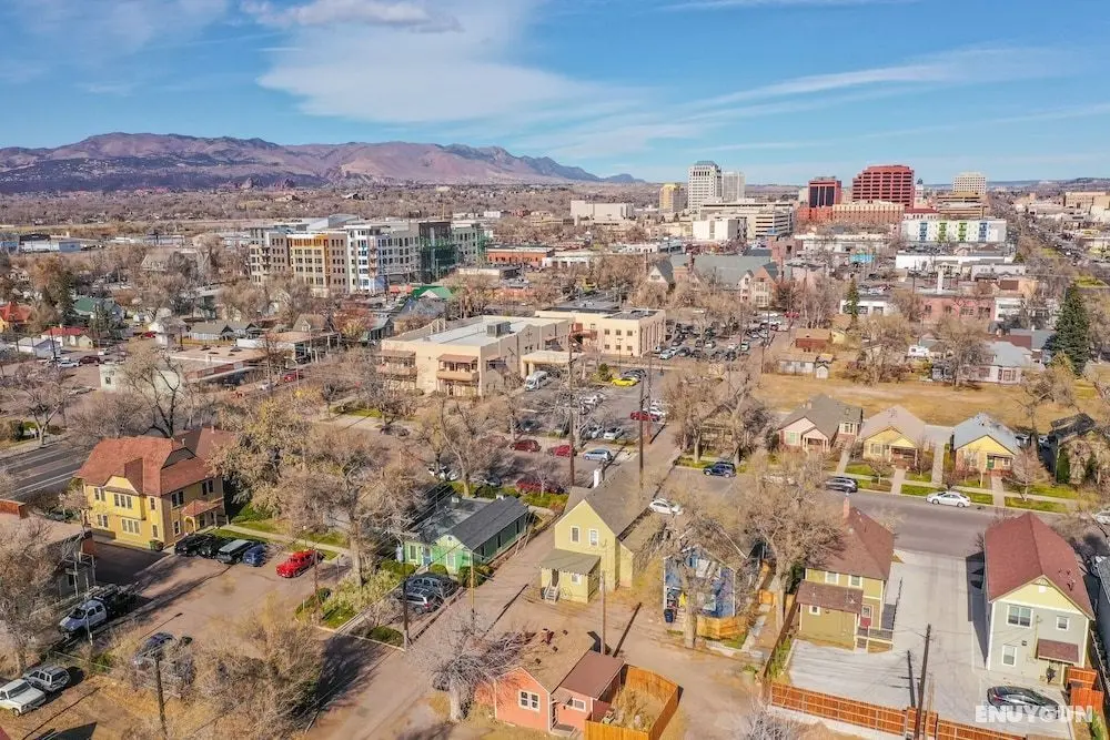 1BR Downtown Urbanitydining, Drink, Cafes & Escape - Dış Mekan