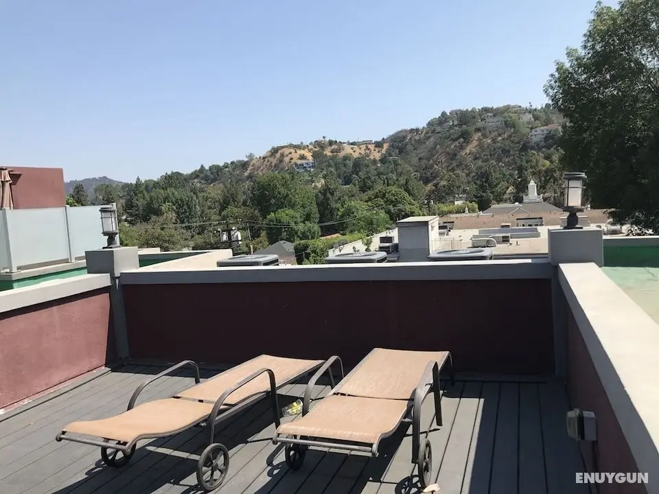 2 Bed 2 Bath in Studio City - Dış Mekanlar