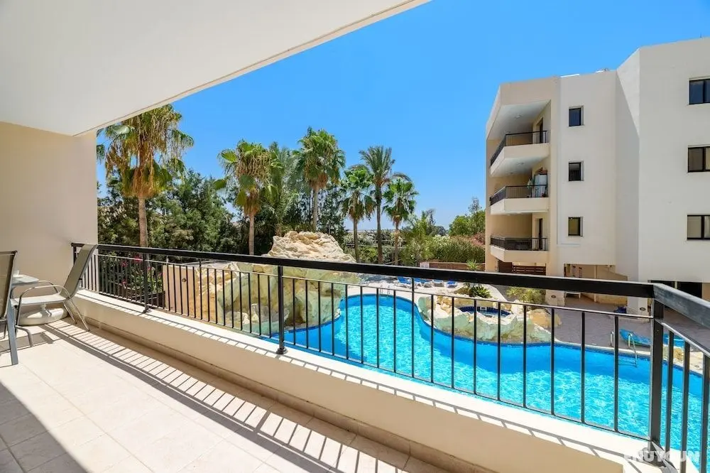 2 bed Apartment Overlooking Pool - Oroklini - Öne Çıkan Resim