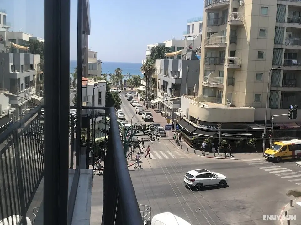 2 Bedroom Apartment with Hot Tub Facing Bograshov Beach - Konum Öne Çıkanlar