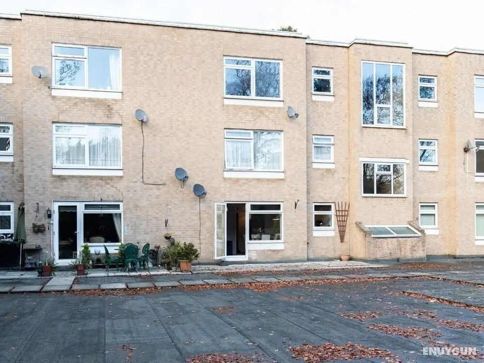 2-bedroom Apartment Woodgrange Court - Dış Mekan