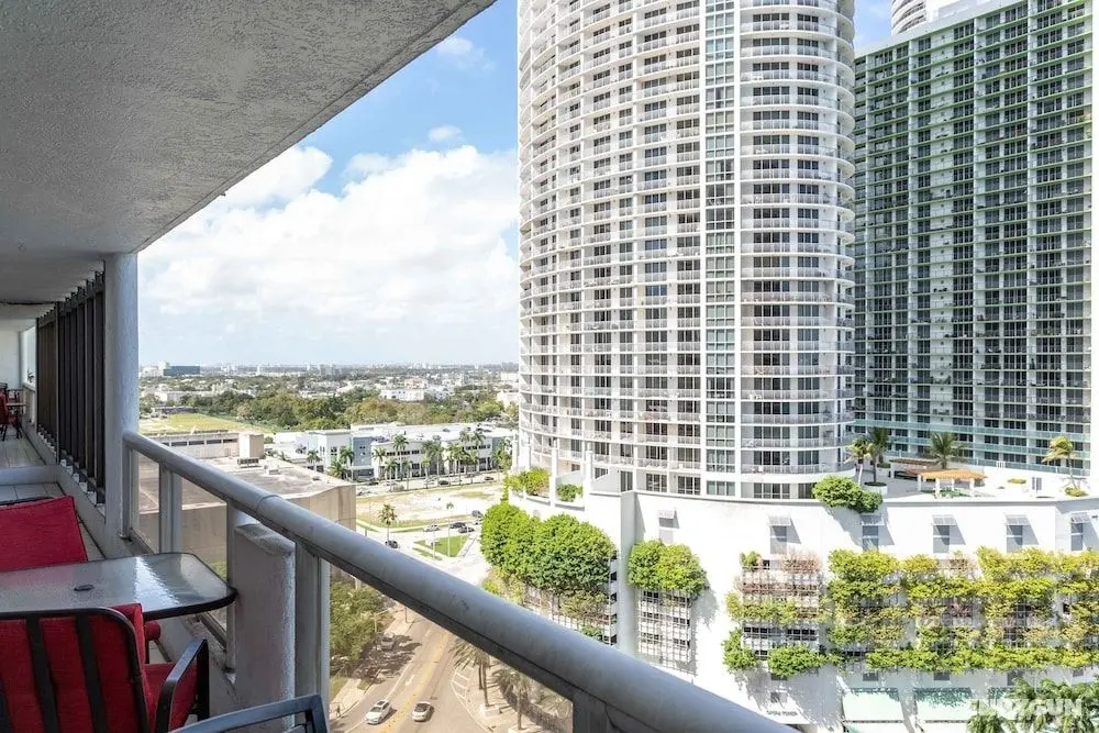 2 Bedroom Pearl in Downtown Miami - Oda Düzeni