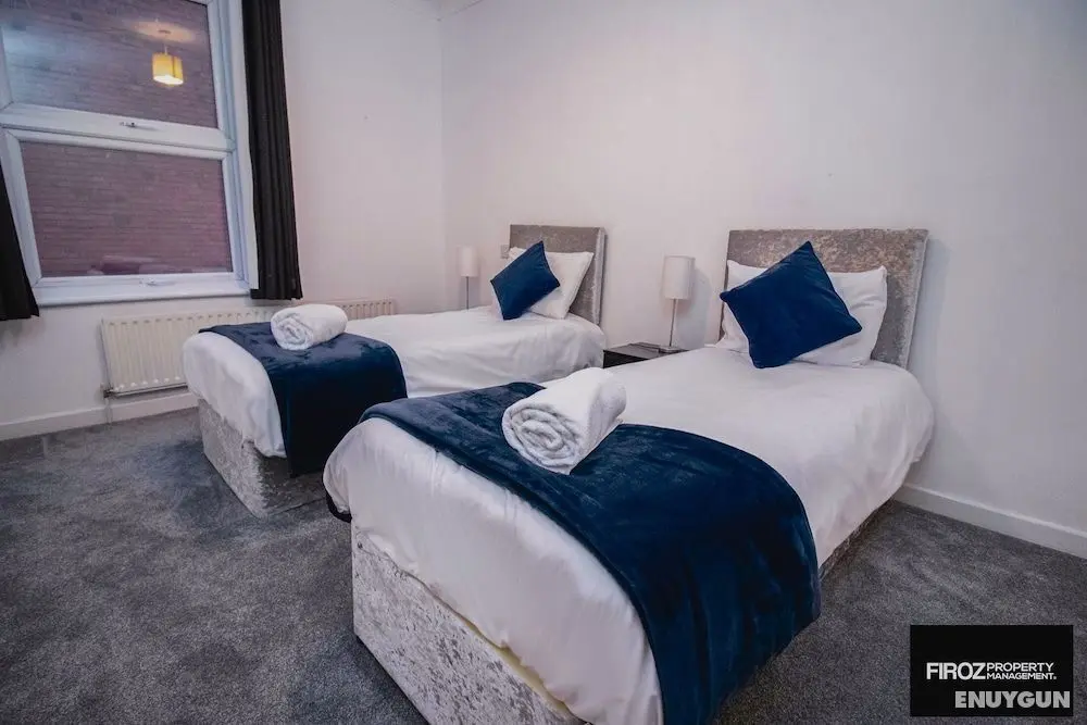 2 Bedroom Spacious Contractor House With Parking by Firoz Property Management - Oda