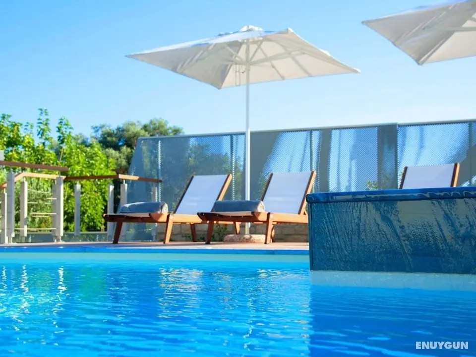 2 new Villas With Heated Pool, Rent Separately or Together at Kournas Lake - Öne Çıkan Resim