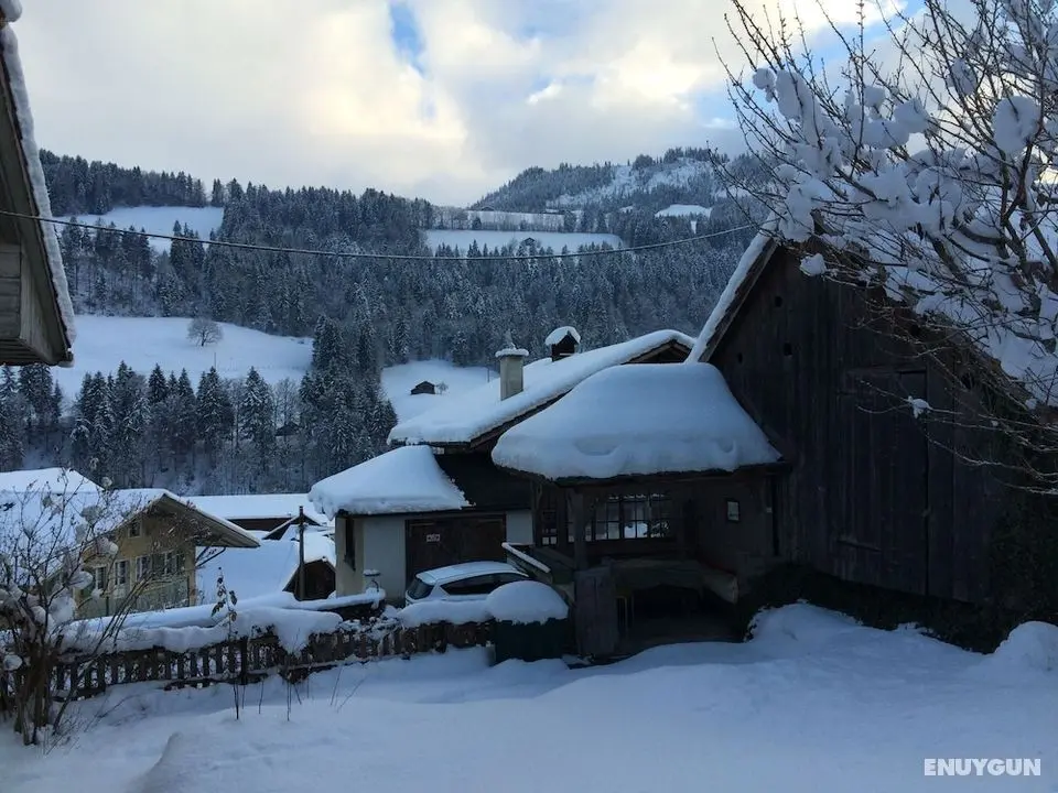 200 Year Old Swiss House - Öne Çıkan Resim