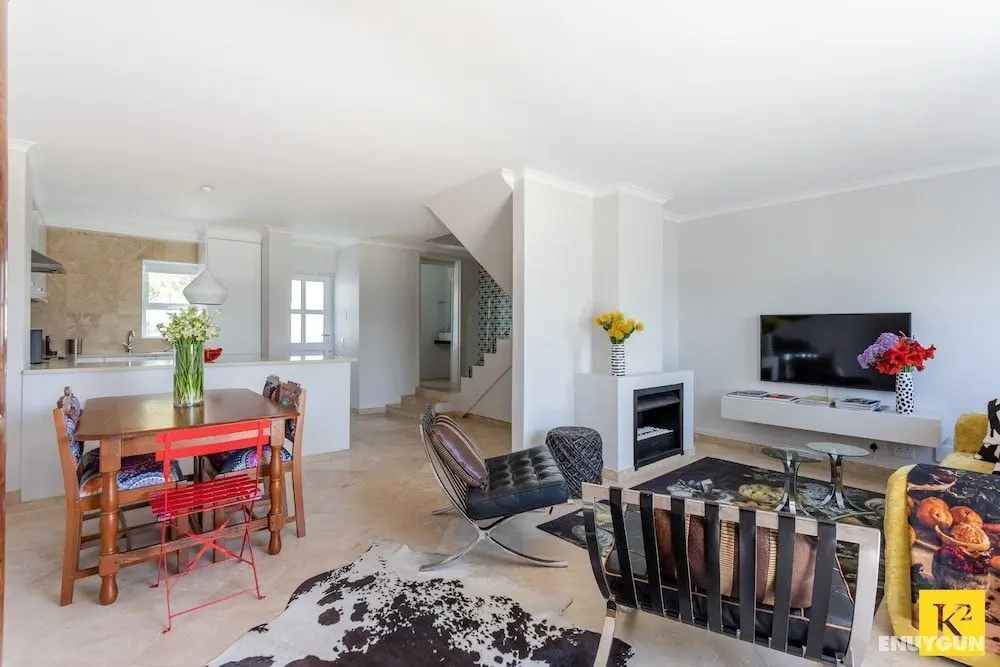 207 De Waterkant Piazza - Öne Çıkan Resim