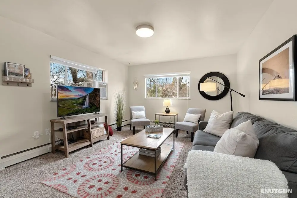 220 Peterson St Unit 5 - Öne Çıkan Resim