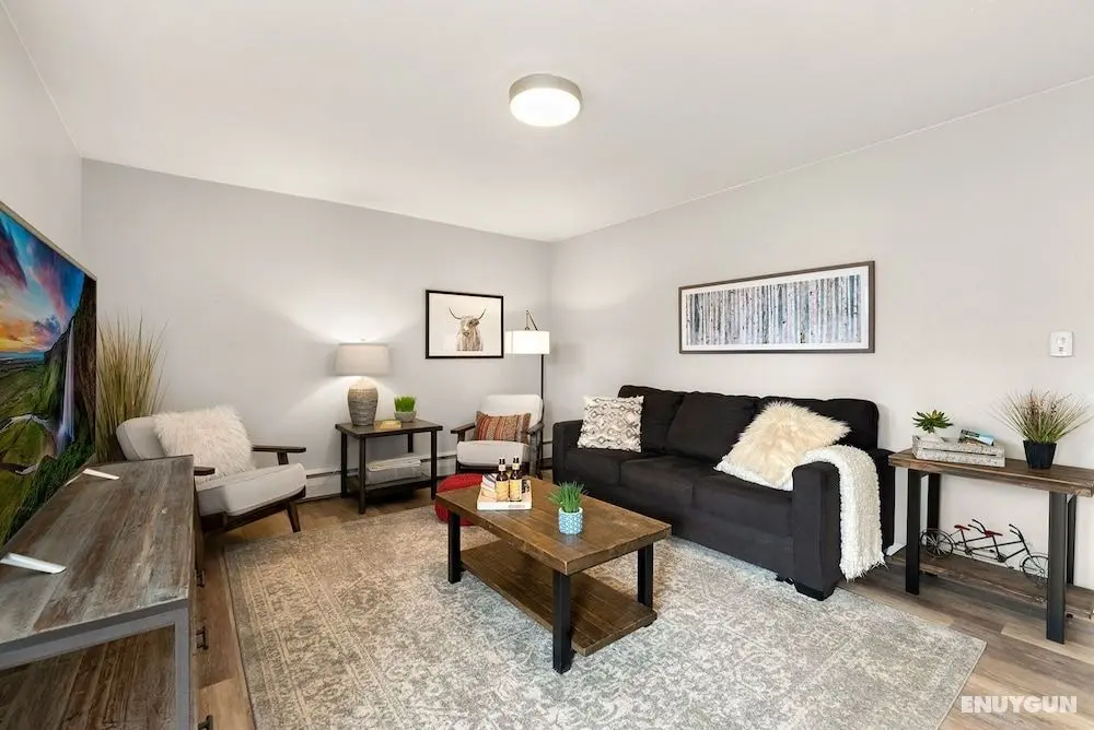 220 Peterson St Unit 7 - Öne Çıkan Resim