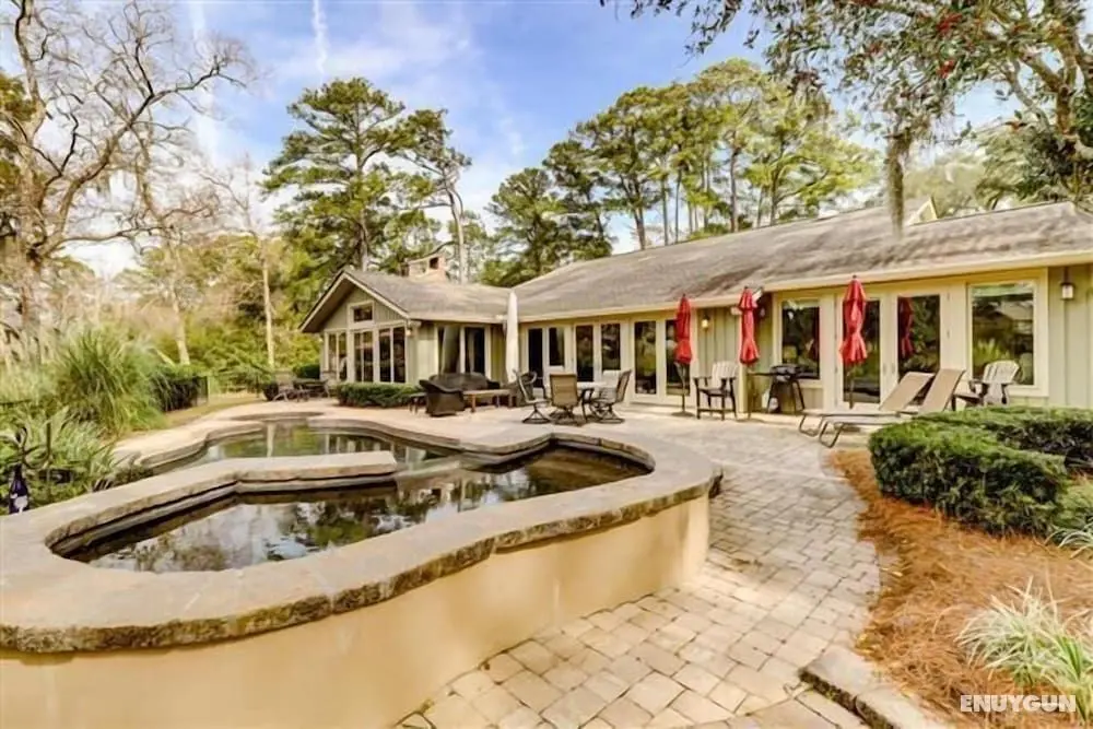 28 Marsh Drive at The Sea Pines Resort - Öne Çıkan Resim