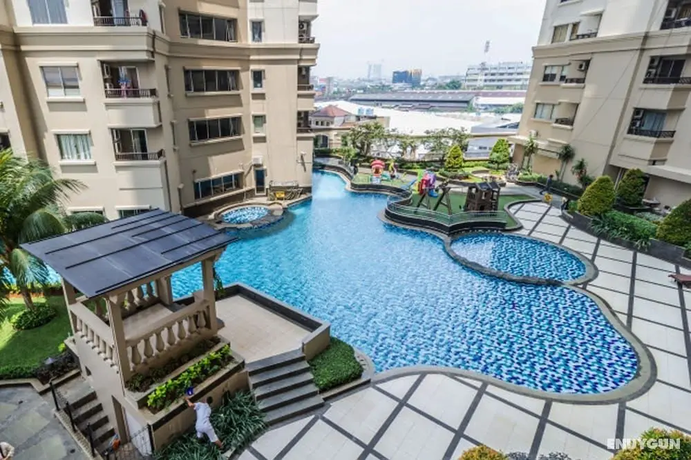 2BR Apartment with City View at Mediterania Marina Residences - Havuz