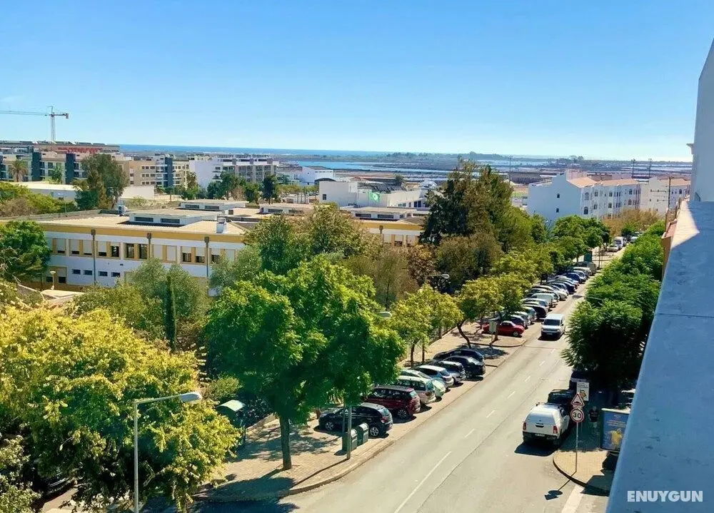 3-bed Apartment in Town Centre With Beach Access! - Oda Düzeni