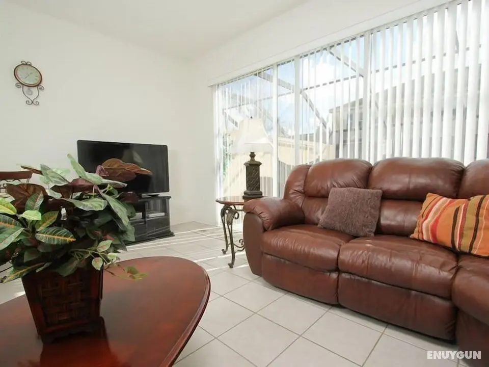 3 Bedroom 3 Bath Townhome With Splash Pool in Windsor Hills - Öne Çıkan Resim
