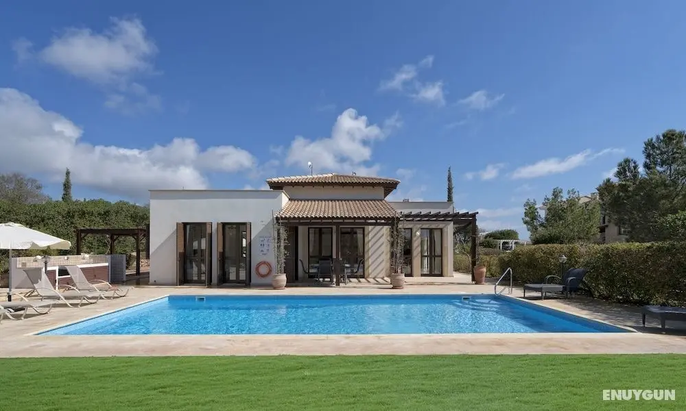 3 bedroom villa Dionysos 373 with private pool and pretty garden, Peaceful location within Aphrodite Hills Resort - Oda