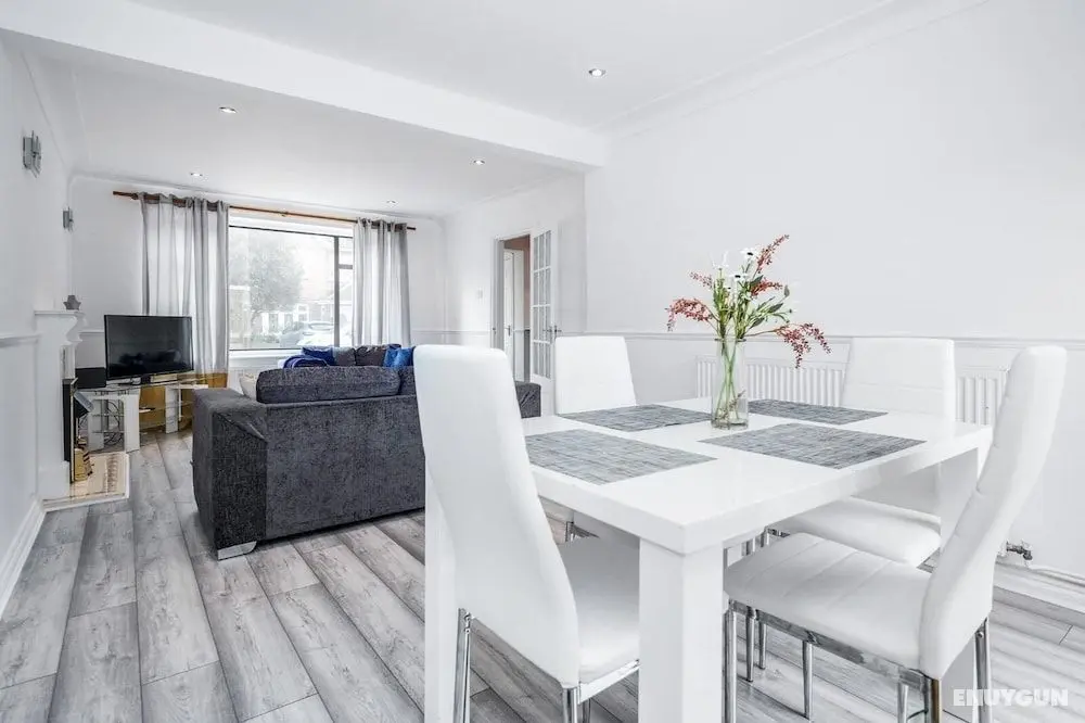 3 Bedroom House With Garden and Free Parking - Öne Çıkan Resim